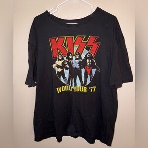 Kiss World‎ Tour 1977 Black Short Sleeve Tee with Iconic Band Graphic size 2XL